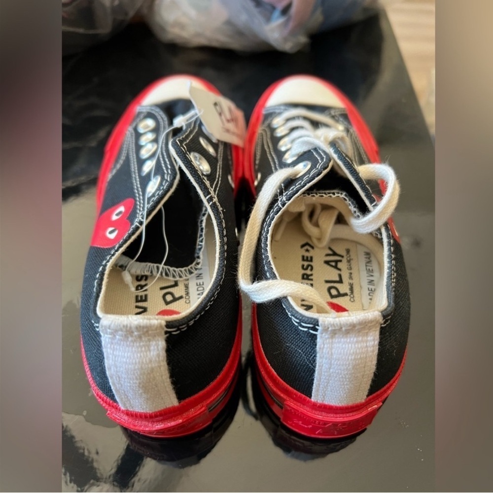 Comme des Garçons PLAY Converse Low Black Red Heart Size 5 NWT Authentic - Picture 7 of 9